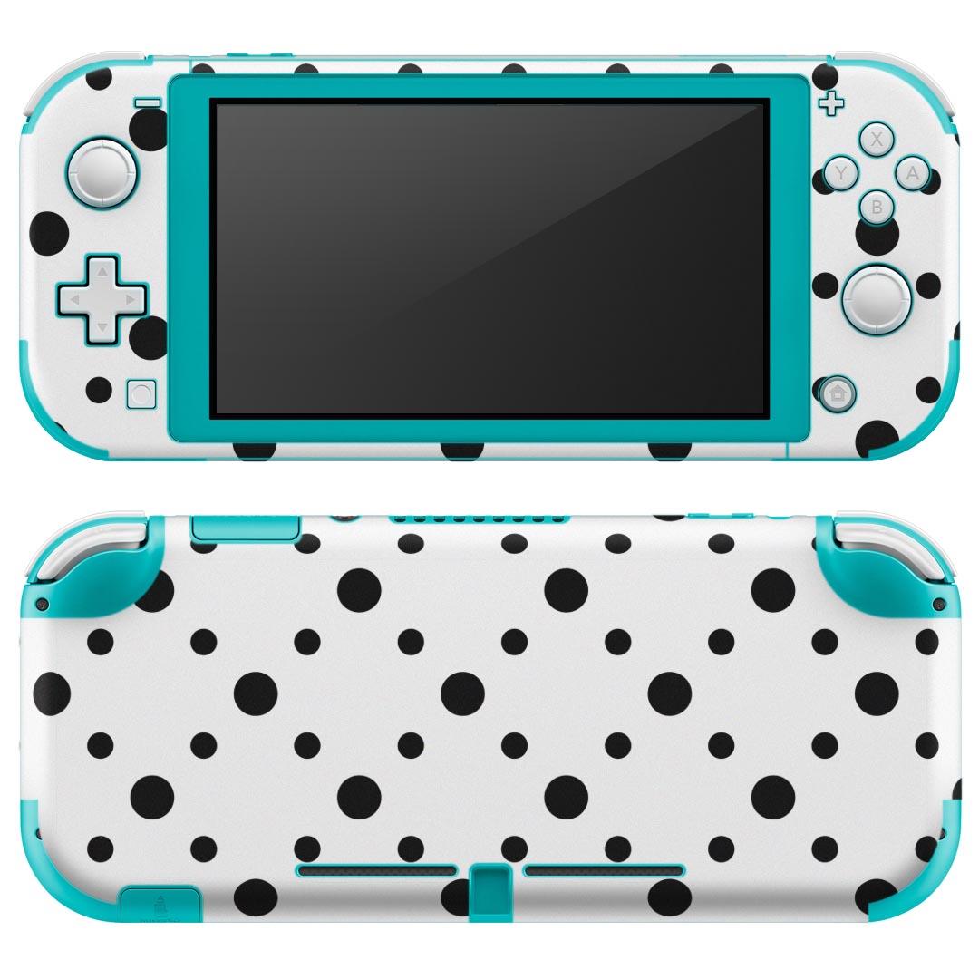 製品名 Nintendo Switch Lite専用 デザインスキンシール セット内容 Nintendo Switch Lite本体用スキンシール（裏表）各1枚 ※液晶側シールは2パーツに分かれていますニンテンドースイッチライト専用です。据え置き機のSwitch本体やJoyコンには対応していません。 商品特徴 3M社製の再剥離性シートを素材に採用し、細かな位置調整がしやすく貼り直しが容易です。また、エアフリーでもありますので気泡が簡単に逃げるので、キレイに貼ることができます。専用の業務プリンターを使い、商品画像と遜色のない美しい印刷仕上がり。 注意事項 画像はサンプルですので、ご覧の環境によっては多少色味に違いを感じる場合がございます。 イメージと違った、モニターと色味が異なるという理由での交換や返金はご対応出来かねます。スキンシールのみの販売で、ニンテンドースイッチ本体などは付属しません。シワができた場合、ドライヤーなどで軽く温め、外側に向けてシワを伸ばすように貼ってください。初回貼付時の位置調整や貼り直しは可能ですが、しっかりと押し付けて接着させた後の再剥離、再利用は保証しておりません。また接着部に油分や汚れが付着しますと角の部分は剥がれやすくなりますので、貼付時はあまり触れないようにご注意ください。無地のセミグロスシートにデザインをプリントした商品で、デコなどの加工はございません。 凹凸や光沢があるように見えたり布地や金属を素材にしたように見える商品もありますが、デザインの図版によるものです。印刷時に微妙な画像のズレが生じる場合がございます。ご注文後に1点1点制作する受注生産品の為、不良品以外のご返品や交換は固くお断りします。 商品発送 完全受注生産のハンドメイド商品となりますので、既製品と比べて発送までお時間を頂いています。 基本的に決済確認後2?3営業日、最大で10営業日での発送となります。繁忙期や休業日明けの場合はさらに時間がかかる場合があります。 その際には別途メールにてご連絡致します。メール便の場合、発送日から到着までに2?4日ほどかかる場合が多く、紛失などの保障もご対応できかねます。あらかじめご了承下さい。