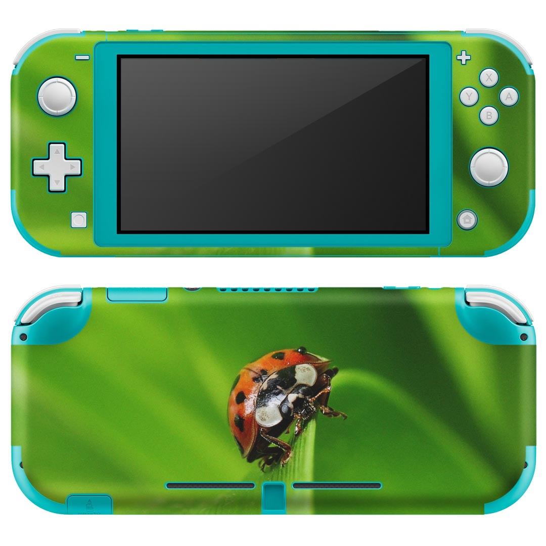 igsticker Nintendo Switch Lite 専用 デザインスキンシール 全面 ニンテンドー スイッチ ライト 専用 ゲーム機 カバー アクセサリー フィルム ステッカー エアフリー 001144 てんとう虫　草
