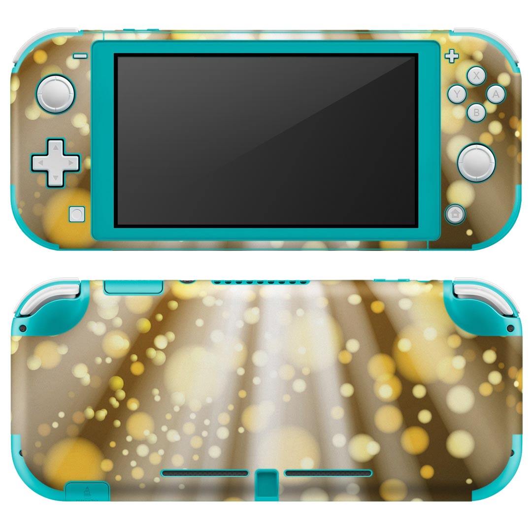 製品名 Nintendo Switch Lite専用 デザインスキンシール セット内容 Nintendo Switch Lite本体用スキンシール（裏表）各1枚 ※液晶側シールは2パーツに分かれていますニンテンドースイッチライト専用です。据え置き機のSwitch本体やJoyコンには対応していません。 商品特徴 3M社製の再剥離性シートを素材に採用し、細かな位置調整がしやすく貼り直しが容易です。また、エアフリーでもありますので気泡が簡単に逃げるので、キレイに貼ることができます。専用の業務プリンターを使い、商品画像と遜色のない美しい印刷仕上がり。 注意事項 画像はサンプルですので、ご覧の環境によっては多少色味に違いを感じる場合がございます。 イメージと違った、モニターと色味が異なるという理由での交換や返金はご対応出来かねます。スキンシールのみの販売で、ニンテンドースイッチ本体などは付属しません。シワができた場合、ドライヤーなどで軽く温め、外側に向けてシワを伸ばすように貼ってください。初回貼付時の位置調整や貼り直しは可能ですが、しっかりと押し付けて接着させた後の再剥離、再利用は保証しておりません。また接着部に油分や汚れが付着しますと角の部分は剥がれやすくなりますので、貼付時はあまり触れないようにご注意ください。無地のセミグロスシートにデザインをプリントした商品で、デコなどの加工はございません。 凹凸や光沢があるように見えたり布地や金属を素材にしたように見える商品もありますが、デザインの図版によるものです。印刷時に微妙な画像のズレが生じる場合がございます。ご注文後に1点1点制作する受注生産品の為、不良品以外のご返品や交換は固くお断りします。 商品発送 完全受注生産のハンドメイド商品となりますので、既製品と比べて発送までお時間を頂いています。 基本的に決済確認後2?3営業日、最大で10営業日での発送となります。繁忙期や休業日明けの場合はさらに時間がかかる場合があります。 その際には別途メールにてご連絡致します。メール便の場合、発送日から到着までに2?4日ほどかかる場合が多く、紛失などの保障もご対応できかねます。あらかじめご了承下さい。
