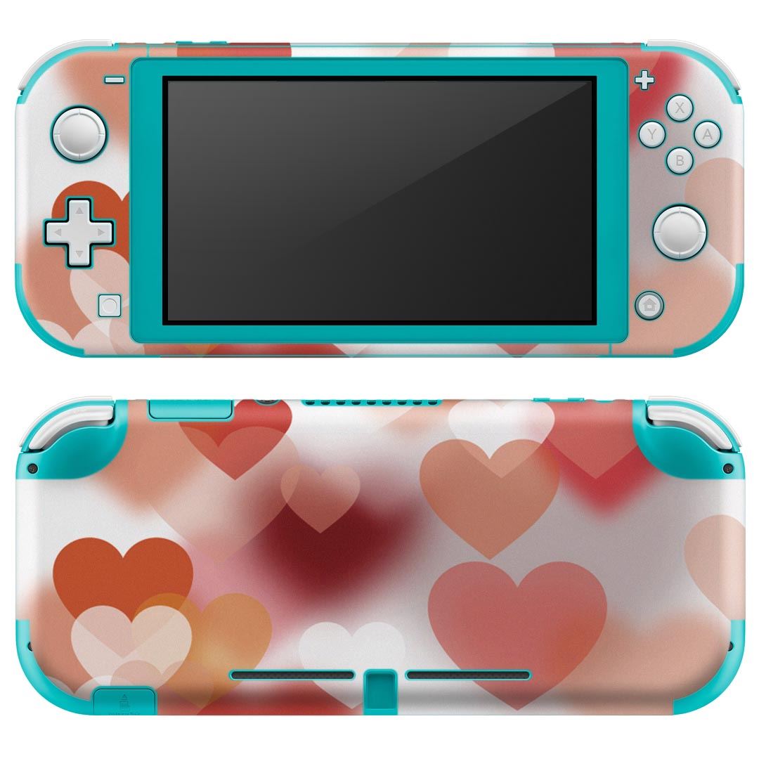 製品名 Nintendo Switch Lite専用 デザインスキンシール セット内容 Nintendo Switch Lite本体用スキンシール（裏表）各1枚 ※液晶側シールは2パーツに分かれていますニンテンドースイッチライト専用です。据え置き機のSwitch本体やJoyコンには対応していません。 商品特徴 3M社製の再剥離性シートを素材に採用し、細かな位置調整がしやすく貼り直しが容易です。また、エアフリーでもありますので気泡が簡単に逃げるので、キレイに貼ることができます。専用の業務プリンターを使い、商品画像と遜色のない美しい印刷仕上がり。 注意事項 画像はサンプルですので、ご覧の環境によっては多少色味に違いを感じる場合がございます。 イメージと違った、モニターと色味が異なるという理由での交換や返金はご対応出来かねます。スキンシールのみの販売で、ニンテンドースイッチ本体などは付属しません。シワができた場合、ドライヤーなどで軽く温め、外側に向けてシワを伸ばすように貼ってください。初回貼付時の位置調整や貼り直しは可能ですが、しっかりと押し付けて接着させた後の再剥離、再利用は保証しておりません。また接着部に油分や汚れが付着しますと角の部分は剥がれやすくなりますので、貼付時はあまり触れないようにご注意ください。無地のセミグロスシートにデザインをプリントした商品で、デコなどの加工はございません。 凹凸や光沢があるように見えたり布地や金属を素材にしたように見える商品もありますが、デザインの図版によるものです。印刷時に微妙な画像のズレが生じる場合がございます。ご注文後に1点1点制作する受注生産品の為、不良品以外のご返品や交換は固くお断りします。 商品発送 完全受注生産のハンドメイド商品となりますので、既製品と比べて発送までお時間を頂いています。 基本的に決済確認後2?3営業日、最大で10営業日での発送となります。繁忙期や休業日明けの場合はさらに時間がかかる場合があります。 その際には別途メールにてご連絡致します。メール便の場合、発送日から到着までに2?4日ほどかかる場合が多く、紛失などの保障もご対応できかねます。あらかじめご了承下さい。