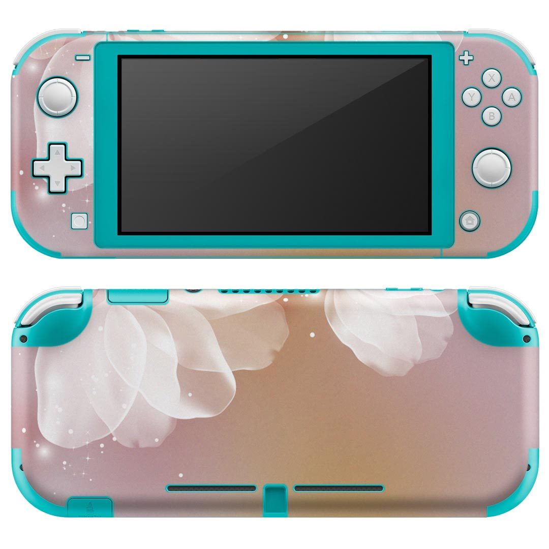 製品名 Nintendo Switch Lite専用 デザインスキンシール セット内容 Nintendo Switch Lite本体用スキンシール（裏表）各1枚 ※液晶側シールは2パーツに分かれていますニンテンドースイッチライト専用です。据え置き機のSwitch本体やJoyコンには対応していません。 商品特徴 3M社製の再剥離性シートを素材に採用し、細かな位置調整がしやすく貼り直しが容易です。また、エアフリーでもありますので気泡が簡単に逃げるので、キレイに貼ることができます。専用の業務プリンターを使い、商品画像と遜色のない美しい印刷仕上がり。 注意事項 画像はサンプルですので、ご覧の環境によっては多少色味に違いを感じる場合がございます。 イメージと違った、モニターと色味が異なるという理由での交換や返金はご対応出来かねます。スキンシールのみの販売で、ニンテンドースイッチ本体などは付属しません。シワができた場合、ドライヤーなどで軽く温め、外側に向けてシワを伸ばすように貼ってください。初回貼付時の位置調整や貼り直しは可能ですが、しっかりと押し付けて接着させた後の再剥離、再利用は保証しておりません。また接着部に油分や汚れが付着しますと角の部分は剥がれやすくなりますので、貼付時はあまり触れないようにご注意ください。無地のセミグロスシートにデザインをプリントした商品で、デコなどの加工はございません。 凹凸や光沢があるように見えたり布地や金属を素材にしたように見える商品もありますが、デザインの図版によるものです。印刷時に微妙な画像のズレが生じる場合がございます。ご注文後に1点1点制作する受注生産品の為、不良品以外のご返品や交換は固くお断りします。 商品発送 完全受注生産のハンドメイド商品となりますので、既製品と比べて発送までお時間を頂いています。 基本的に決済確認後2?3営業日、最大で10営業日での発送となります。繁忙期や休業日明けの場合はさらに時間がかかる場合があります。 その際には別途メールにてご連絡致します。メール便の場合、発送日から到着までに2?4日ほどかかる場合が多く、紛失などの保障もご対応できかねます。あらかじめご了承下さい。