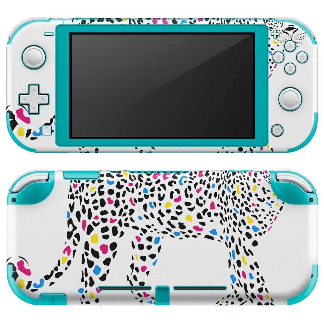 製品名 Nintendo Switch Lite専用 デザインスキンシール セット内容 Nintendo Switch Lite本体用スキンシール（裏表）各1枚 ※液晶側シールは2パーツに分かれていますニンテンドースイッチライト専用です。据え置き機のSwitch本体やJoyコンには対応していません。 商品特徴 3M社製の再剥離性シートを素材に採用し、細かな位置調整がしやすく貼り直しが容易です。また、エアフリーでもありますので気泡が簡単に逃げるので、キレイに貼ることができます。専用の業務プリンターを使い、商品画像と遜色のない美しい印刷仕上がり。 注意事項 画像はサンプルですので、ご覧の環境によっては多少色味に違いを感じる場合がございます。 イメージと違った、モニターと色味が異なるという理由での交換や返金はご対応出来かねます。スキンシールのみの販売で、ニンテンドースイッチ本体などは付属しません。シワができた場合、ドライヤーなどで軽く温め、外側に向けてシワを伸ばすように貼ってください。初回貼付時の位置調整や貼り直しは可能ですが、しっかりと押し付けて接着させた後の再剥離、再利用は保証しておりません。また接着部に油分や汚れが付着しますと角の部分は剥がれやすくなりますので、貼付時はあまり触れないようにご注意ください。無地のセミグロスシートにデザインをプリントした商品で、デコなどの加工はございません。 凹凸や光沢があるように見えたり布地や金属を素材にしたように見える商品もありますが、デザインの図版によるものです。印刷時に微妙な画像のズレが生じる場合がございます。ご注文後に1点1点制作する受注生産品の為、不良品以外のご返品や交換は固くお断りします。 商品発送 完全受注生産のハンドメイド商品となりますので、既製品と比べて発送までお時間を頂いています。 基本的に決済確認後2?3営業日、最大で10営業日での発送となります。繁忙期や休業日明けの場合はさらに時間がかかる場合があります。 その際には別途メールにてご連絡致します。メール便の場合、発送日から到着までに2?4日ほどかかる場合が多く、紛失などの保障もご対応できかねます。あらかじめご了承下さい。