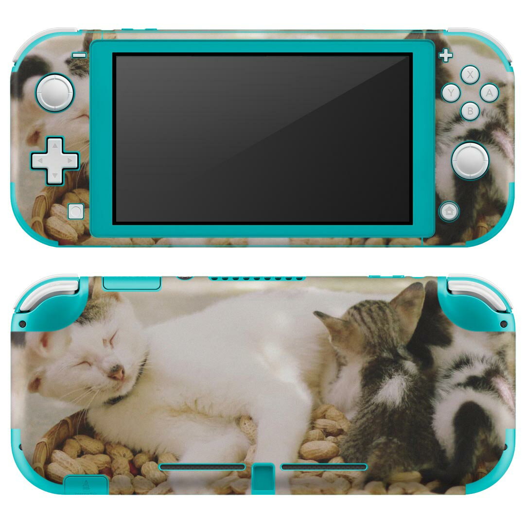 製品名 Nintendo Switch Lite専用 デザインスキンシール セット内容 Nintendo Switch Lite本体用スキンシール（裏表）各1枚 ※液晶側シールは2パーツに分かれていますニンテンドースイッチライト専用です。据え置き機のSwitch本体やJoyコンには対応していません。 商品特徴 3M社製の再剥離性シートを素材に採用し、細かな位置調整がしやすく貼り直しが容易です。また、エアフリーでもありますので気泡が簡単に逃げるので、キレイに貼ることができます。専用の業務プリンターを使い、商品画像と遜色のない美しい印刷仕上がり。 注意事項 画像はサンプルですので、ご覧の環境によっては多少色味に違いを感じる場合がございます。 イメージと違った、モニターと色味が異なるという理由での交換や返金はご対応出来かねます。スキンシールのみの販売で、ニンテンドースイッチ本体などは付属しません。シワができた場合、ドライヤーなどで軽く温め、外側に向けてシワを伸ばすように貼ってください。初回貼付時の位置調整や貼り直しは可能ですが、しっかりと押し付けて接着させた後の再剥離、再利用は保証しておりません。また接着部に油分や汚れが付着しますと角の部分は剥がれやすくなりますので、貼付時はあまり触れないようにご注意ください。無地のセミグロスシートにデザインをプリントした商品で、デコなどの加工はございません。 凹凸や光沢があるように見えたり布地や金属を素材にしたように見える商品もありますが、デザインの図版によるものです。印刷時に微妙な画像のズレが生じる場合がございます。ご注文後に1点1点制作する受注生産品の為、不良品以外のご返品や交換は固くお断りします。 商品発送 完全受注生産のハンドメイド商品となりますので、既製品と比べて発送までお時間を頂いています。 基本的に決済確認後2?3営業日、最大で10営業日での発送となります。繁忙期や休業日明けの場合はさらに時間がかかる場合があります。 その際には別途メールにてご連絡致します。メール便の場合、発送日から到着までに2?4日ほどかかる場合が多く、紛失などの保障もご対応できかねます。あらかじめご了承下さい。