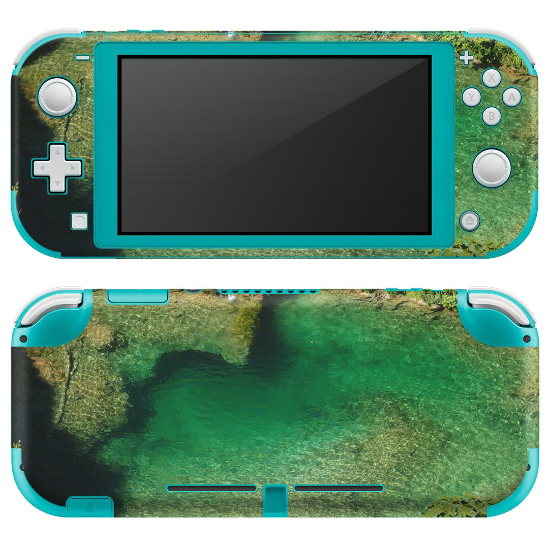 製品名 Nintendo Switch Lite専用 デザインスキンシール セット内容 Nintendo Switch Lite本体用スキンシール（裏表）各1枚 ※液晶側シールは2パーツに分かれていますニンテンドースイッチライト専用です。据え置き機のSwitch本体やJoyコンには対応していません。 商品特徴 3M社製の再剥離性シートを素材に採用し、細かな位置調整がしやすく貼り直しが容易です。また、エアフリーでもありますので気泡が簡単に逃げるので、キレイに貼ることができます。専用の業務プリンターを使い、商品画像と遜色のない美しい印刷仕上がり。 注意事項 画像はサンプルですので、ご覧の環境によっては多少色味に違いを感じる場合がございます。 イメージと違った、モニターと色味が異なるという理由での交換や返金はご対応出来かねます。スキンシールのみの販売で、ニンテンドースイッチ本体などは付属しません。シワができた場合、ドライヤーなどで軽く温め、外側に向けてシワを伸ばすように貼ってください。初回貼付時の位置調整や貼り直しは可能ですが、しっかりと押し付けて接着させた後の再剥離、再利用は保証しておりません。また接着部に油分や汚れが付着しますと角の部分は剥がれやすくなりますので、貼付時はあまり触れないようにご注意ください。無地のセミグロスシートにデザインをプリントした商品で、デコなどの加工はございません。 凹凸や光沢があるように見えたり布地や金属を素材にしたように見える商品もありますが、デザインの図版によるものです。印刷時に微妙な画像のズレが生じる場合がございます。ご注文後に1点1点制作する受注生産品の為、不良品以外のご返品や交換は固くお断りします。 商品発送 完全受注生産のハンドメイド商品となりますので、既製品と比べて発送までお時間を頂いています。 基本的に決済確認後2?3営業日、最大で10営業日での発送となります。繁忙期や休業日明けの場合はさらに時間がかかる場合があります。 その際には別途メールにてご連絡致します。メール便の場合、発送日から到着までに2?4日ほどかかる場合が多く、紛失などの保障もご対応できかねます。あらかじめご了承下さい。