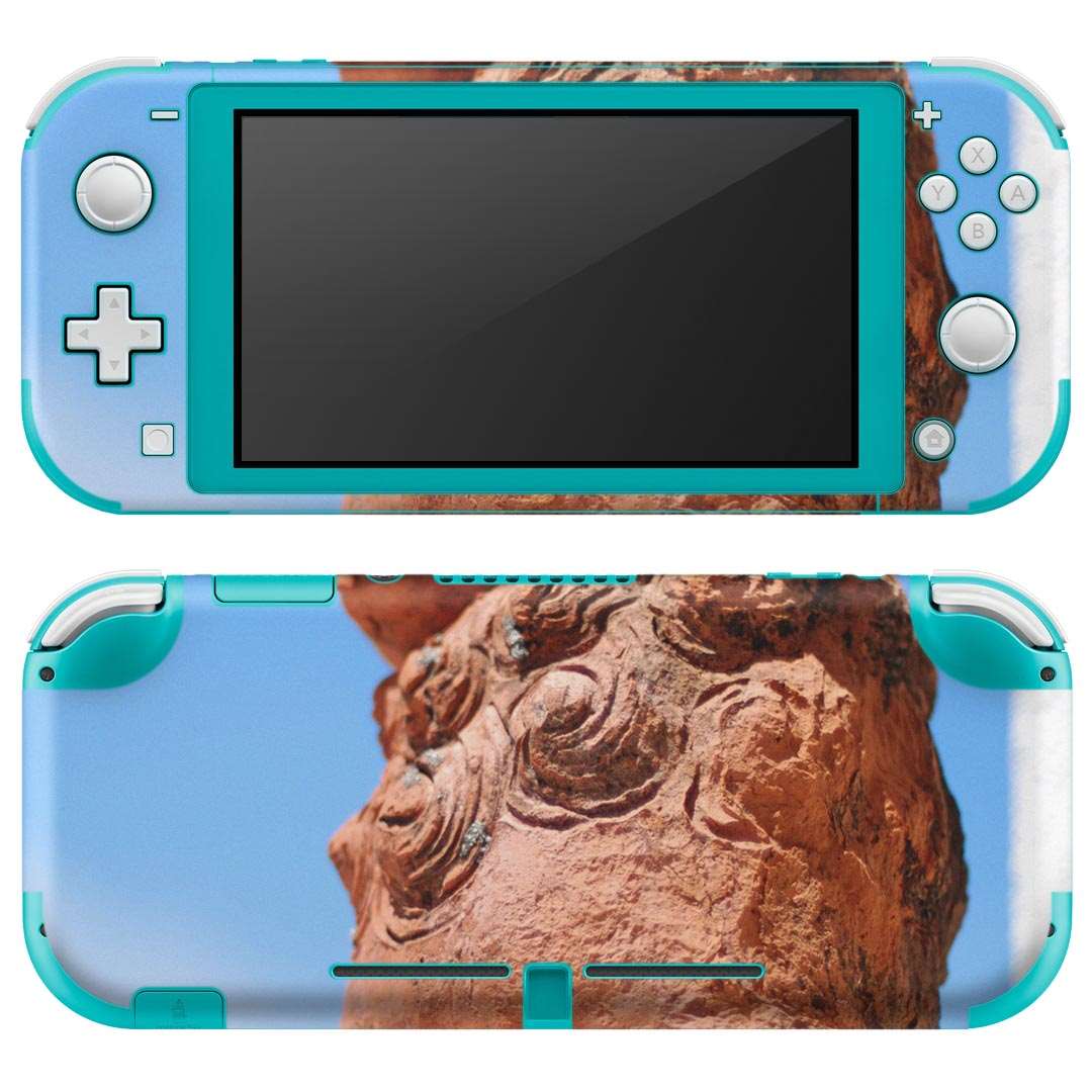 igsticker Nintendo Switch Lite 専用 デザインスキンシール 全面 ニンテンドー スイッチ ライト 専用 ゲーム機 カバー アクセサリー フィルム ステッカー エアフリー 004542 シーサー 沖縄 写真