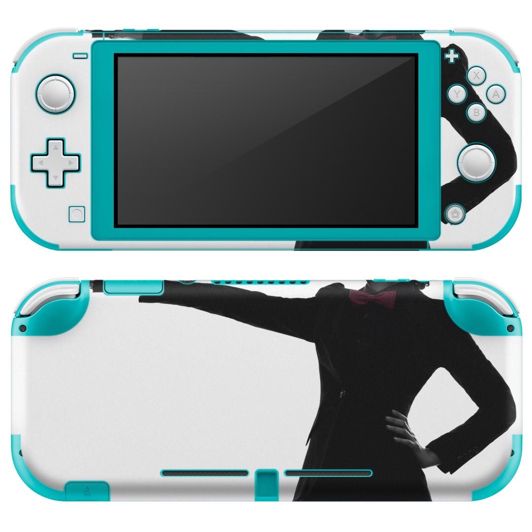 製品名 Nintendo Switch Lite専用 デザインスキンシール セット内容 Nintendo Switch Lite本体用スキンシール（裏表）各1枚 ※液晶側シールは2パーツに分かれていますニンテンドースイッチライト専用です。据え置き機のSwitch本体やJoyコンには対応していません。 商品特徴 3M社製の再剥離性シートを素材に採用し、細かな位置調整がしやすく貼り直しが容易です。また、エアフリーでもありますので気泡が簡単に逃げるので、キレイに貼ることができます。専用の業務プリンターを使い、商品画像と遜色のない美しい印刷仕上がり。 注意事項 画像はサンプルですので、ご覧の環境によっては多少色味に違いを感じる場合がございます。 イメージと違った、モニターと色味が異なるという理由での交換や返金はご対応出来かねます。スキンシールのみの販売で、ニンテンドースイッチ本体などは付属しません。シワができた場合、ドライヤーなどで軽く温め、外側に向けてシワを伸ばすように貼ってください。初回貼付時の位置調整や貼り直しは可能ですが、しっかりと押し付けて接着させた後の再剥離、再利用は保証しておりません。また接着部に油分や汚れが付着しますと角の部分は剥がれやすくなりますので、貼付時はあまり触れないようにご注意ください。無地のセミグロスシートにデザインをプリントした商品で、デコなどの加工はございません。 凹凸や光沢があるように見えたり布地や金属を素材にしたように見える商品もありますが、デザインの図版によるものです。印刷時に微妙な画像のズレが生じる場合がございます。ご注文後に1点1点制作する受注生産品の為、不良品以外のご返品や交換は固くお断りします。 商品発送 完全受注生産のハンドメイド商品となりますので、既製品と比べて発送までお時間を頂いています。 基本的に決済確認後2?3営業日、最大で10営業日での発送となります。繁忙期や休業日明けの場合はさらに時間がかかる場合があります。 その際には別途メールにてご連絡致します。メール便の場合、発送日から到着までに2?4日ほどかかる場合が多く、紛失などの保障もご対応できかねます。あらかじめご了承下さい。