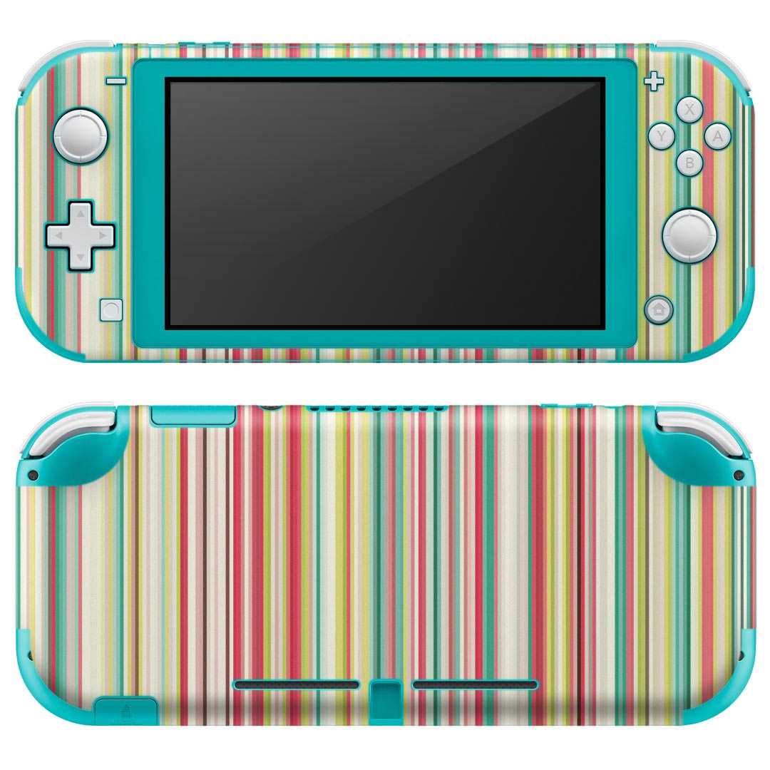 製品名 Nintendo Switch Lite専用 デザインスキンシール セット内容 Nintendo Switch Lite本体用スキンシール（裏表）各1枚 ※液晶側シールは2パーツに分かれていますニンテンドースイッチライト専用です。据え置き機のSwitch本体やJoyコンには対応していません。 商品特徴 3M社製の再剥離性シートを素材に採用し、細かな位置調整がしやすく貼り直しが容易です。また、エアフリーでもありますので気泡が簡単に逃げるので、キレイに貼ることができます。専用の業務プリンターを使い、商品画像と遜色のない美しい印刷仕上がり。 注意事項 画像はサンプルですので、ご覧の環境によっては多少色味に違いを感じる場合がございます。 イメージと違った、モニターと色味が異なるという理由での交換や返金はご対応出来かねます。スキンシールのみの販売で、ニンテンドースイッチ本体などは付属しません。シワができた場合、ドライヤーなどで軽く温め、外側に向けてシワを伸ばすように貼ってください。初回貼付時の位置調整や貼り直しは可能ですが、しっかりと押し付けて接着させた後の再剥離、再利用は保証しておりません。また接着部に油分や汚れが付着しますと角の部分は剥がれやすくなりますので、貼付時はあまり触れないようにご注意ください。無地のセミグロスシートにデザインをプリントした商品で、デコなどの加工はございません。 凹凸や光沢があるように見えたり布地や金属を素材にしたように見える商品もありますが、デザインの図版によるものです。印刷時に微妙な画像のズレが生じる場合がございます。ご注文後に1点1点制作する受注生産品の為、不良品以外のご返品や交換は固くお断りします。 商品発送 完全受注生産のハンドメイド商品となりますので、既製品と比べて発送までお時間を頂いています。 基本的に決済確認後2?3営業日、最大で10営業日での発送となります。繁忙期や休業日明けの場合はさらに時間がかかる場合があります。 その際には別途メールにてご連絡致します。メール便の場合、発送日から到着までに2?4日ほどかかる場合が多く、紛失などの保障もご対応できかねます。あらかじめご了承下さい。