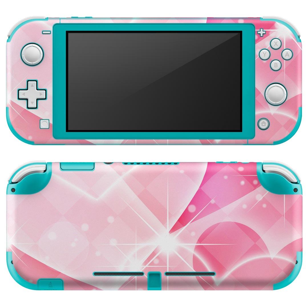 製品名 Nintendo Switch Lite専用 デザインスキンシール セット内容 Nintendo Switch Lite本体用スキンシール（裏表）各1枚 ※液晶側シールは2パーツに分かれていますニンテンドースイッチライト専用です。据え置き機のSwitch本体やJoyコンには対応していません。 商品特徴 3M社製の再剥離性シートを素材に採用し、細かな位置調整がしやすく貼り直しが容易です。また、エアフリーでもありますので気泡が簡単に逃げるので、キレイに貼ることができます。専用の業務プリンターを使い、商品画像と遜色のない美しい印刷仕上がり。 注意事項 画像はサンプルですので、ご覧の環境によっては多少色味に違いを感じる場合がございます。 イメージと違った、モニターと色味が異なるという理由での交換や返金はご対応出来かねます。スキンシールのみの販売で、ニンテンドースイッチ本体などは付属しません。シワができた場合、ドライヤーなどで軽く温め、外側に向けてシワを伸ばすように貼ってください。初回貼付時の位置調整や貼り直しは可能ですが、しっかりと押し付けて接着させた後の再剥離、再利用は保証しておりません。また接着部に油分や汚れが付着しますと角の部分は剥がれやすくなりますので、貼付時はあまり触れないようにご注意ください。無地のセミグロスシートにデザインをプリントした商品で、デコなどの加工はございません。 凹凸や光沢があるように見えたり布地や金属を素材にしたように見える商品もありますが、デザインの図版によるものです。印刷時に微妙な画像のズレが生じる場合がございます。ご注文後に1点1点制作する受注生産品の為、不良品以外のご返品や交換は固くお断りします。 商品発送 完全受注生産のハンドメイド商品となりますので、既製品と比べて発送までお時間を頂いています。 基本的に決済確認後2?3営業日、最大で10営業日での発送となります。繁忙期や休業日明けの場合はさらに時間がかかる場合があります。 その際には別途メールにてご連絡致します。メール便の場合、発送日から到着までに2?4日ほどかかる場合が多く、紛失などの保障もご対応できかねます。あらかじめご了承下さい。