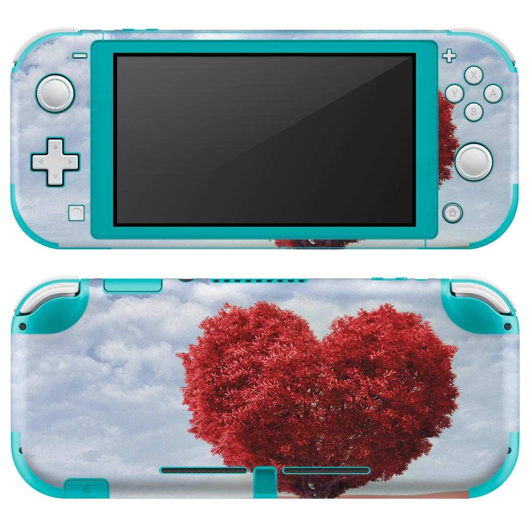 製品名 Nintendo Switch Lite専用 デザインスキンシール セット内容 Nintendo Switch Lite本体用スキンシール（裏表）各1枚 ※液晶側シールは2パーツに分かれていますニンテンドースイッチライト専用です。据え置き機のSwitch本体やJoyコンには対応していません。 商品特徴 3M社製の再剥離性シートを素材に採用し、細かな位置調整がしやすく貼り直しが容易です。また、エアフリーでもありますので気泡が簡単に逃げるので、キレイに貼ることができます。専用の業務プリンターを使い、商品画像と遜色のない美しい印刷仕上がり。 注意事項 画像はサンプルですので、ご覧の環境によっては多少色味に違いを感じる場合がございます。 イメージと違った、モニターと色味が異なるという理由での交換や返金はご対応出来かねます。スキンシールのみの販売で、ニンテンドースイッチ本体などは付属しません。シワができた場合、ドライヤーなどで軽く温め、外側に向けてシワを伸ばすように貼ってください。初回貼付時の位置調整や貼り直しは可能ですが、しっかりと押し付けて接着させた後の再剥離、再利用は保証しておりません。また接着部に油分や汚れが付着しますと角の部分は剥がれやすくなりますので、貼付時はあまり触れないようにご注意ください。無地のセミグロスシートにデザインをプリントした商品で、デコなどの加工はございません。 凹凸や光沢があるように見えたり布地や金属を素材にしたように見える商品もありますが、デザインの図版によるものです。印刷時に微妙な画像のズレが生じる場合がございます。ご注文後に1点1点制作する受注生産品の為、不良品以外のご返品や交換は固くお断りします。 商品発送 完全受注生産のハンドメイド商品となりますので、既製品と比べて発送までお時間を頂いています。 基本的に決済確認後2?3営業日、最大で10営業日での発送となります。繁忙期や休業日明けの場合はさらに時間がかかる場合があります。 その際には別途メールにてご連絡致します。メール便の場合、発送日から到着までに2?4日ほどかかる場合が多く、紛失などの保障もご対応できかねます。あらかじめご了承下さい。