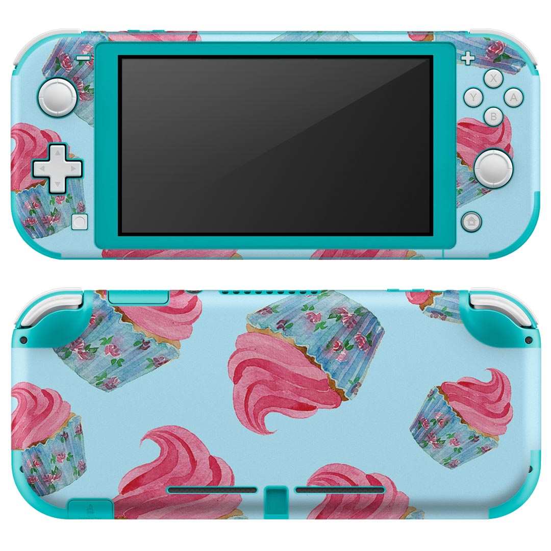 製品名 Nintendo Switch Lite専用 デザインスキンシール セット内容 Nintendo Switch Lite本体用スキンシール（裏表）各1枚 ※液晶側シールは2パーツに分かれていますニンテンドースイッチライト専用です。据え置き機のSwitch本体やJoyコンには対応していません。 商品特徴 3M社製の再剥離性シートを素材に採用し、細かな位置調整がしやすく貼り直しが容易です。また、エアフリーでもありますので気泡が簡単に逃げるので、キレイに貼ることができます。専用の業務プリンターを使い、商品画像と遜色のない美しい印刷仕上がり。 注意事項 画像はサンプルですので、ご覧の環境によっては多少色味に違いを感じる場合がございます。 イメージと違った、モニターと色味が異なるという理由での交換や返金はご対応出来かねます。スキンシールのみの販売で、ニンテンドースイッチ本体などは付属しません。シワができた場合、ドライヤーなどで軽く温め、外側に向けてシワを伸ばすように貼ってください。初回貼付時の位置調整や貼り直しは可能ですが、しっかりと押し付けて接着させた後の再剥離、再利用は保証しておりません。また接着部に油分や汚れが付着しますと角の部分は剥がれやすくなりますので、貼付時はあまり触れないようにご注意ください。無地のセミグロスシートにデザインをプリントした商品で、デコなどの加工はございません。 凹凸や光沢があるように見えたり布地や金属を素材にしたように見える商品もありますが、デザインの図版によるものです。印刷時に微妙な画像のズレが生じる場合がございます。ご注文後に1点1点制作する受注生産品の為、不良品以外のご返品や交換は固くお断りします。 商品発送 完全受注生産のハンドメイド商品となりますので、既製品と比べて発送までお時間を頂いています。 基本的に決済確認後2?3営業日、最大で10営業日での発送となります。繁忙期や休業日明けの場合はさらに時間がかかる場合があります。 その際には別途メールにてご連絡致します。メール便の場合、発送日から到着までに2?4日ほどかかる場合が多く、紛失などの保障もご対応できかねます。あらかじめご了承下さい。