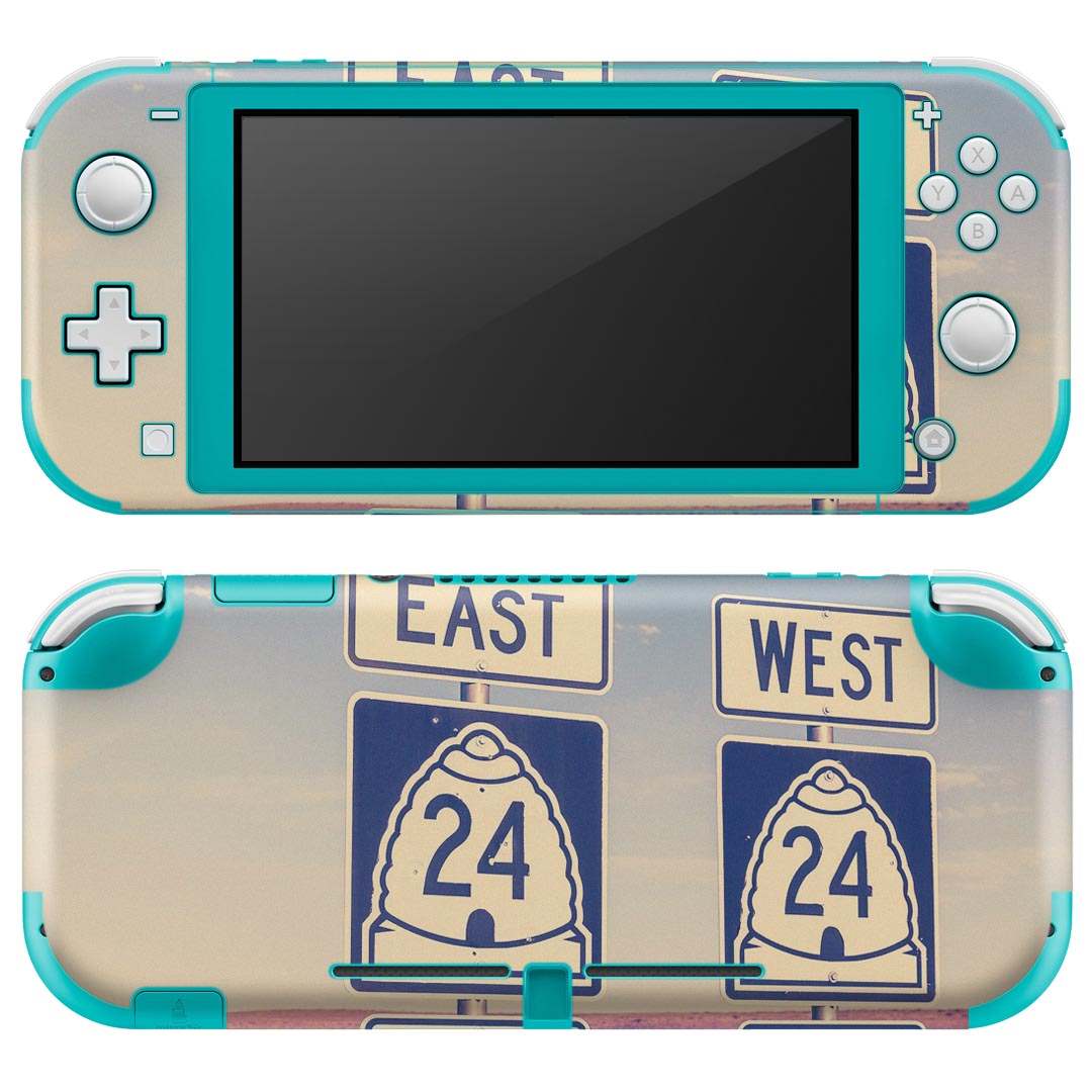 製品名 Nintendo Switch Lite専用 デザインスキンシール セット内容 Nintendo Switch Lite本体用スキンシール（裏表）各1枚 ※液晶側シールは2パーツに分かれていますニンテンドースイッチライト専用です。据え置き機のSwitch本体やJoyコンには対応していません。 商品特徴 3M社製の再剥離性シートを素材に採用し、細かな位置調整がしやすく貼り直しが容易です。また、エアフリーでもありますので気泡が簡単に逃げるので、キレイに貼ることができます。専用の業務プリンターを使い、商品画像と遜色のない美しい印刷仕上がり。 注意事項 画像はサンプルですので、ご覧の環境によっては多少色味に違いを感じる場合がございます。 イメージと違った、モニターと色味が異なるという理由での交換や返金はご対応出来かねます。スキンシールのみの販売で、ニンテンドースイッチ本体などは付属しません。シワができた場合、ドライヤーなどで軽く温め、外側に向けてシワを伸ばすように貼ってください。初回貼付時の位置調整や貼り直しは可能ですが、しっかりと押し付けて接着させた後の再剥離、再利用は保証しておりません。また接着部に油分や汚れが付着しますと角の部分は剥がれやすくなりますので、貼付時はあまり触れないようにご注意ください。無地のセミグロスシートにデザインをプリントした商品で、デコなどの加工はございません。 凹凸や光沢があるように見えたり布地や金属を素材にしたように見える商品もありますが、デザインの図版によるものです。印刷時に微妙な画像のズレが生じる場合がございます。ご注文後に1点1点制作する受注生産品の為、不良品以外のご返品や交換は固くお断りします。 商品発送 完全受注生産のハンドメイド商品となりますので、既製品と比べて発送までお時間を頂いています。 基本的に決済確認後2?3営業日、最大で10営業日での発送となります。繁忙期や休業日明けの場合はさらに時間がかかる場合があります。 その際には別途メールにてご連絡致します。メール便の場合、発送日から到着までに2?4日ほどかかる場合が多く、紛失などの保障もご対応できかねます。あらかじめご了承下さい。