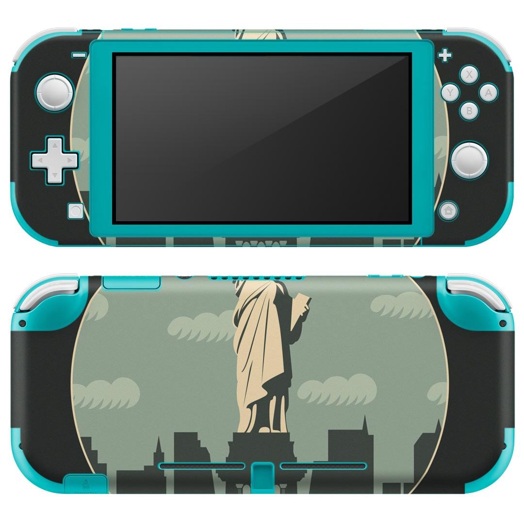 製品名 Nintendo Switch Lite専用 デザインスキンシール セット内容 Nintendo Switch Lite本体用スキンシール（裏表）各1枚 ※液晶側シールは2パーツに分かれていますニンテンドースイッチライト専用です。据え置き機のSwitch本体やJoyコンには対応していません。 商品特徴 3M社製の再剥離性シートを素材に採用し、細かな位置調整がしやすく貼り直しが容易です。また、エアフリーでもありますので気泡が簡単に逃げるので、キレイに貼ることができます。専用の業務プリンターを使い、商品画像と遜色のない美しい印刷仕上がり。 注意事項 画像はサンプルですので、ご覧の環境によっては多少色味に違いを感じる場合がございます。 イメージと違った、モニターと色味が異なるという理由での交換や返金はご対応出来かねます。スキンシールのみの販売で、ニンテンドースイッチ本体などは付属しません。シワができた場合、ドライヤーなどで軽く温め、外側に向けてシワを伸ばすように貼ってください。初回貼付時の位置調整や貼り直しは可能ですが、しっかりと押し付けて接着させた後の再剥離、再利用は保証しておりません。また接着部に油分や汚れが付着しますと角の部分は剥がれやすくなりますので、貼付時はあまり触れないようにご注意ください。無地のセミグロスシートにデザインをプリントした商品で、デコなどの加工はございません。 凹凸や光沢があるように見えたり布地や金属を素材にしたように見える商品もありますが、デザインの図版によるものです。印刷時に微妙な画像のズレが生じる場合がございます。ご注文後に1点1点制作する受注生産品の為、不良品以外のご返品や交換は固くお断りします。 商品発送 完全受注生産のハンドメイド商品となりますので、既製品と比べて発送までお時間を頂いています。 基本的に決済確認後2?3営業日、最大で10営業日での発送となります。繁忙期や休業日明けの場合はさらに時間がかかる場合があります。 その際には別途メールにてご連絡致します。メール便の場合、発送日から到着までに2?4日ほどかかる場合が多く、紛失などの保障もご対応できかねます。あらかじめご了承下さい。