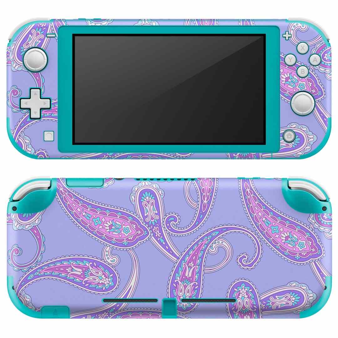 製品名 Nintendo Switch Lite専用 デザインスキンシール セット内容 Nintendo Switch Lite本体用スキンシール（裏表）各1枚 ※液晶側シールは2パーツに分かれていますニンテンドースイッチライト専用です。据え置き機のSwitch本体やJoyコンには対応していません。 商品特徴 3M社製の再剥離性シートを素材に採用し、細かな位置調整がしやすく貼り直しが容易です。また、エアフリーでもありますので気泡が簡単に逃げるので、キレイに貼ることができます。専用の業務プリンターを使い、商品画像と遜色のない美しい印刷仕上がり。 注意事項 画像はサンプルですので、ご覧の環境によっては多少色味に違いを感じる場合がございます。 イメージと違った、モニターと色味が異なるという理由での交換や返金はご対応出来かねます。スキンシールのみの販売で、ニンテンドースイッチ本体などは付属しません。シワができた場合、ドライヤーなどで軽く温め、外側に向けてシワを伸ばすように貼ってください。初回貼付時の位置調整や貼り直しは可能ですが、しっかりと押し付けて接着させた後の再剥離、再利用は保証しておりません。また接着部に油分や汚れが付着しますと角の部分は剥がれやすくなりますので、貼付時はあまり触れないようにご注意ください。無地のセミグロスシートにデザインをプリントした商品で、デコなどの加工はございません。 凹凸や光沢があるように見えたり布地や金属を素材にしたように見える商品もありますが、デザインの図版によるものです。印刷時に微妙な画像のズレが生じる場合がございます。ご注文後に1点1点制作する受注生産品の為、不良品以外のご返品や交換は固くお断りします。 商品発送 完全受注生産のハンドメイド商品となりますので、既製品と比べて発送までお時間を頂いています。 基本的に決済確認後2?3営業日、最大で10営業日での発送となります。繁忙期や休業日明けの場合はさらに時間がかかる場合があります。 その際には別途メールにてご連絡致します。メール便の場合、発送日から到着までに2?4日ほどかかる場合が多く、紛失などの保障もご対応できかねます。あらかじめご了承下さい。