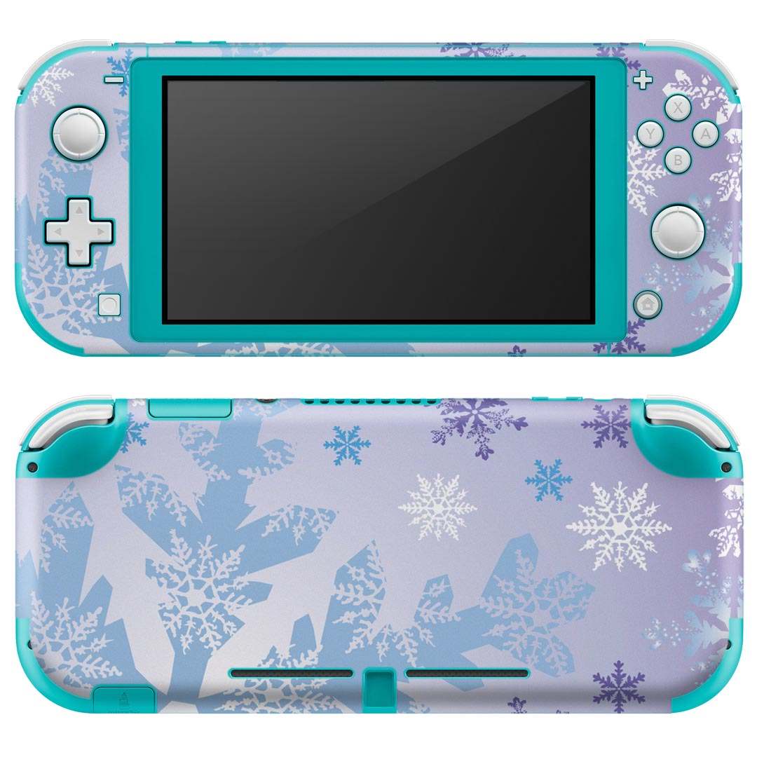 製品名 Nintendo Switch Lite専用 デザインスキンシール セット内容 Nintendo Switch Lite本体用スキンシール（裏表）各1枚 ※液晶側シールは2パーツに分かれていますニンテンドースイッチライト専用です。据え置き機のSwitch本体やJoyコンには対応していません。 商品特徴 3M社製の再剥離性シートを素材に採用し、細かな位置調整がしやすく貼り直しが容易です。また、エアフリーでもありますので気泡が簡単に逃げるので、キレイに貼ることができます。専用の業務プリンターを使い、商品画像と遜色のない美しい印刷仕上がり。 注意事項 画像はサンプルですので、ご覧の環境によっては多少色味に違いを感じる場合がございます。 イメージと違った、モニターと色味が異なるという理由での交換や返金はご対応出来かねます。スキンシールのみの販売で、ニンテンドースイッチ本体などは付属しません。シワができた場合、ドライヤーなどで軽く温め、外側に向けてシワを伸ばすように貼ってください。初回貼付時の位置調整や貼り直しは可能ですが、しっかりと押し付けて接着させた後の再剥離、再利用は保証しておりません。また接着部に油分や汚れが付着しますと角の部分は剥がれやすくなりますので、貼付時はあまり触れないようにご注意ください。無地のセミグロスシートにデザインをプリントした商品で、デコなどの加工はございません。 凹凸や光沢があるように見えたり布地や金属を素材にしたように見える商品もありますが、デザインの図版によるものです。印刷時に微妙な画像のズレが生じる場合がございます。ご注文後に1点1点制作する受注生産品の為、不良品以外のご返品や交換は固くお断りします。 商品発送 完全受注生産のハンドメイド商品となりますので、既製品と比べて発送までお時間を頂いています。 基本的に決済確認後2?3営業日、最大で10営業日での発送となります。繁忙期や休業日明けの場合はさらに時間がかかる場合があります。 その際には別途メールにてご連絡致します。メール便の場合、発送日から到着までに2?4日ほどかかる場合が多く、紛失などの保障もご対応できかねます。あらかじめご了承下さい。