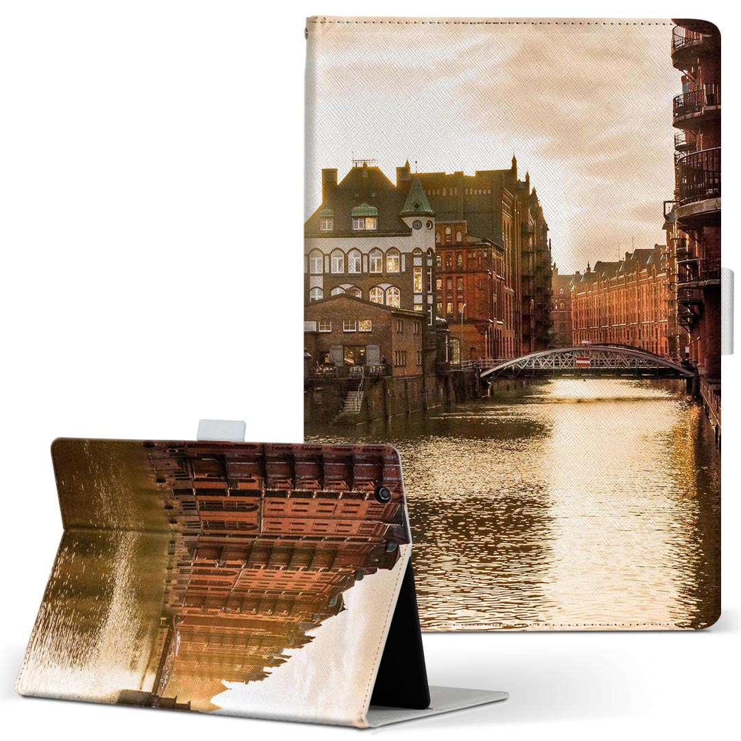 商品特徴・高品質な人工革に継ぎ目のないシームレスな全面デザイン。・業務用の特殊印刷機を使用した高精細プリント。さらにUV加工を施しダメージに強い仕上がり。・動画などの視聴に便利なスタンド機能。・内側に便利なカードスロット＆ロングポケット。・...