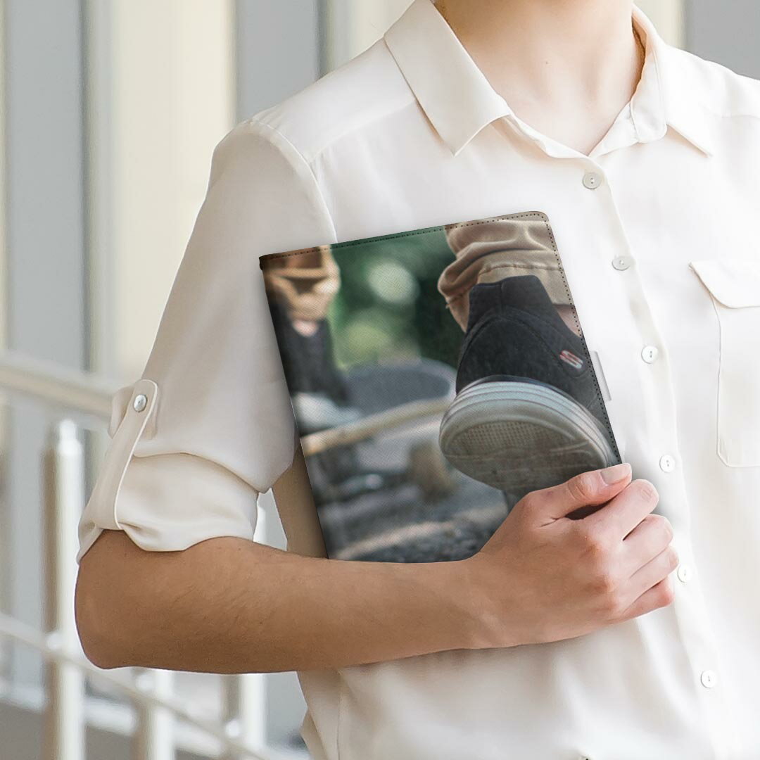 firemax11 用 2023年発売 対応カバー インチ L サイズ 手帳型 タブレットケース カバー 全機種対応有り レザー フリップ ダイアリー 二つ折り 革 023798 スケボー　写真　スニーカー