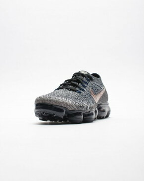 送料無料 Men's メンズ 店舗限定 NIKELAB AIR VAPORMAX FLYKNIT BLACK/MTLC RED BRONZE-COLLEGE 849558-010 ナイキラボ エア ベイパーマックス フライニット ブラック グレー ゴールド ランニング 靴 シューズ スニーカー ファッション アパレル 人気