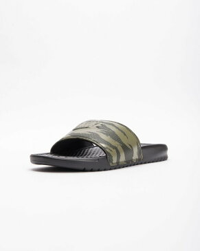 送料無料 Men's メンズ 店舗限定 NIKE BENASSI JDI SEQUOIA/MEDIUM OLIVE-BLACK AQ5060-300 ナイキ べナッシ JDI カモ カモフラージュ オリーブ ブラック サンダル 靴 スニーカー アパレル ファッション