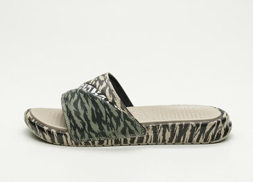 送料無料 Men's メンズ 店舗限定 NIKE BENASSI ULTRA LUX BLACK WHITE & KHAKI VELVET AQ5059-001 ナイキ べナッシー ウルトラ LUX ブラック ホワイト カーキ カモフラージュ カモ マルチカラー 靴 スニーカー アパレル ファッション