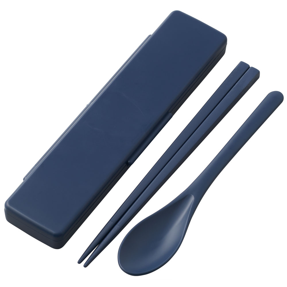 スケーター カチャカチャ 音が鳴らない コンビ セット お箸とスプーンのセット　ネイビー　SDGs エスディージーズ 天然 鉱石 タルク 配合お弁当 【ランチ グッズ メンズ 男 ハシ はし 匙 セット 箸 21cm シンプル 紺 4973307584671 CCS45SA】のサムネイル