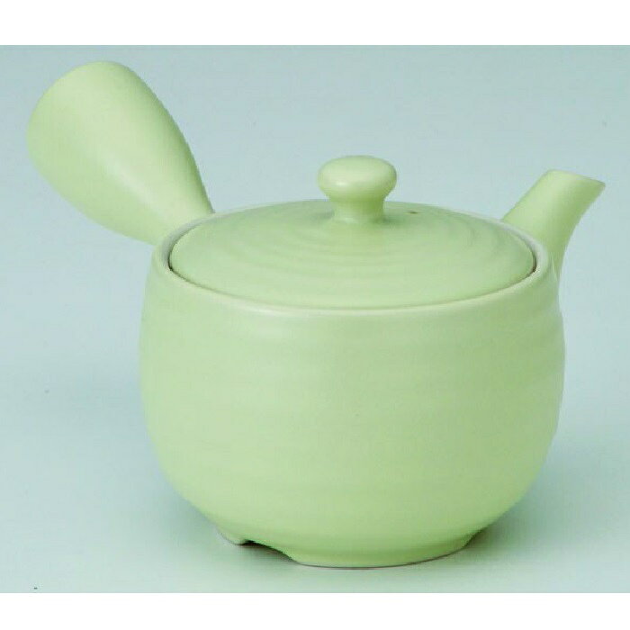 深蒸し茶は、蒸し工程を1分から3分と長くしたお茶で、茶葉が非常に柔らかくなり、モミ工程で茶葉が細かくなり、粉茶になる部分も多いお茶です。 細かいお茶なので、淹れる時は繊細なメッシュの茶こしで濾して淹れることが求められます。 こちらはステンレス製の細かいメッシュの茶漉しが付いた、深蒸し茶を淹れるのに適した急須です。 容量：320cc ■生産地：日本 ■素材：陶器　