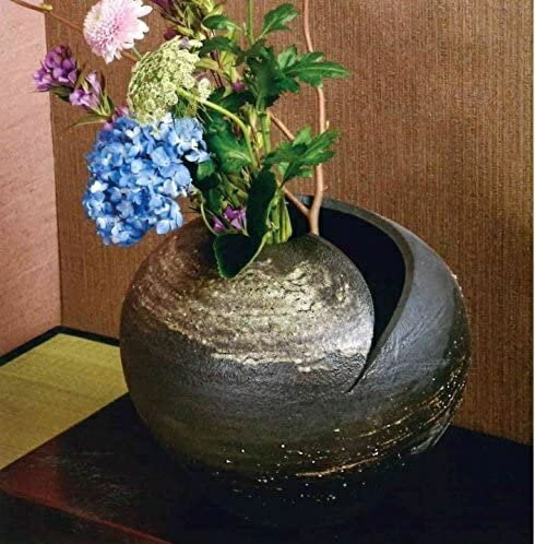 信楽焼　刷毛目丸花瓶・12号　※画像の花・植物は付属致しません