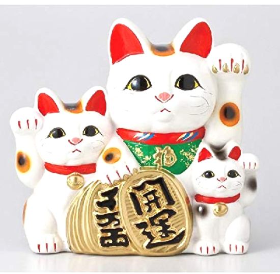 樂天商城 - 常滑焼 招き猫　梅月 三匹猫　白　6号　高さ：19cm
