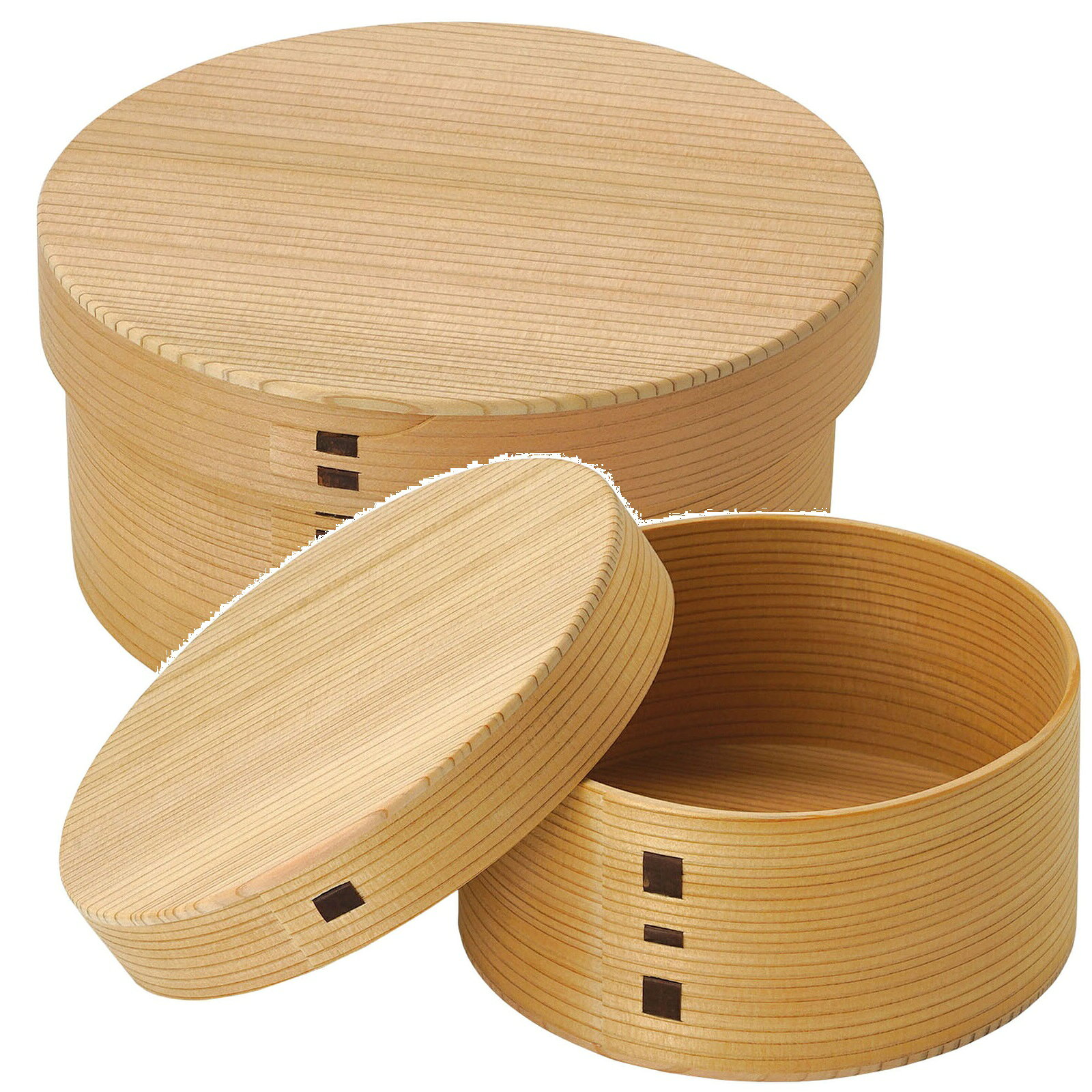 サイズ・ 大：約φ19.3xH8.8cm（身内寸約φ17xH7cm）（約215g）約2合用 小：約φ15.6xH7.8cm（身内寸約φ14.2xH5.9cm）（約165g）約1合用 ■生産地：日本 ■素材：杉（外側のみウレタン塗装） 軽く扱いやすく丈夫な、ワッパのおひつ。 秋田の杉材を、職人の手仕事で丁寧に仕立てた逸品です。 ☆お手入れしやすく、外側のみ ウレタン塗装を施したタイプです。 　内側は無塗装ですので、おひつの良さが活きた ご飯の美味しさを楽しめます。