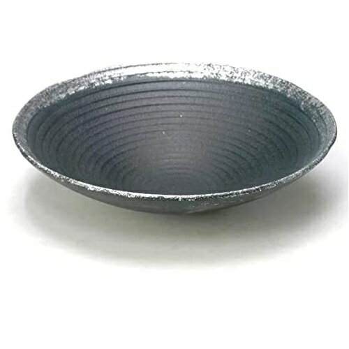 三重県四日市市の萬古焼で作られた花器 商品サイズ：直径33cm 高さ8cm 材質： 陶器 原産国 ： 日本（三重） 写真撮影時、照明の都合上、色が多少異なります。商品は石膏型で成形する為、多少の凸凹がございます。手作業による為、色の濃淡や線...