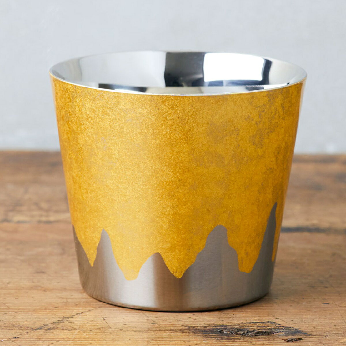 FUJI CUP FUJI GOLD くつろぎの時間におすすめの上品なカップです。日本の象徴である富士をコンセプト..