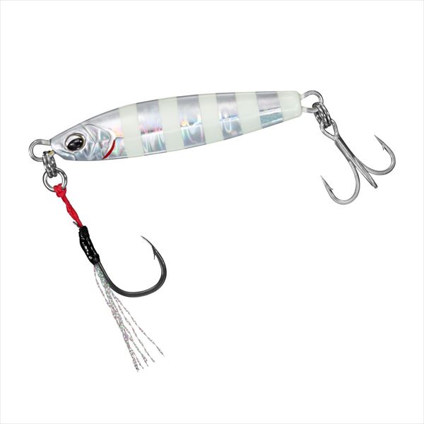 スモールベイトを偏食する青物に特化したサムライジグR SB(スモールベイト)。イワシの幼魚など、スモールベイトを偏食する状況で活躍。ボディ形状は、ただ肉厚コンパクトにするだけではなく、ベリー（腹）側にフラット面を設けることで水受けを良くし、レンジキープをしやすくするとともに、ボディフラット面のフラッシングでフィッシュイーターの捕食意欲を刺激する。ウエイトバランスは、若干リアバランスに設定することで、コンパクトボディと相まって安定の飛距離を約束。全長：70mm（アイ含む）重量（g）：40素材：鉛 ※実物と色が違って見える場合があります。あらかじめご了承下さい。