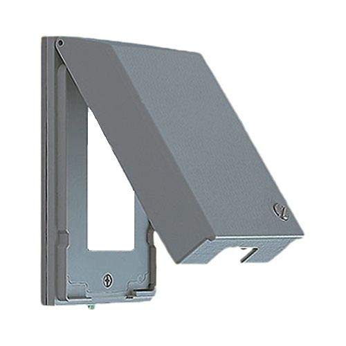 【送料無料】パナソニック(Panasonic) コスモシリーズワイド21 金属ガードプレート コンセント3コ用 取付枠付 WTF7873K