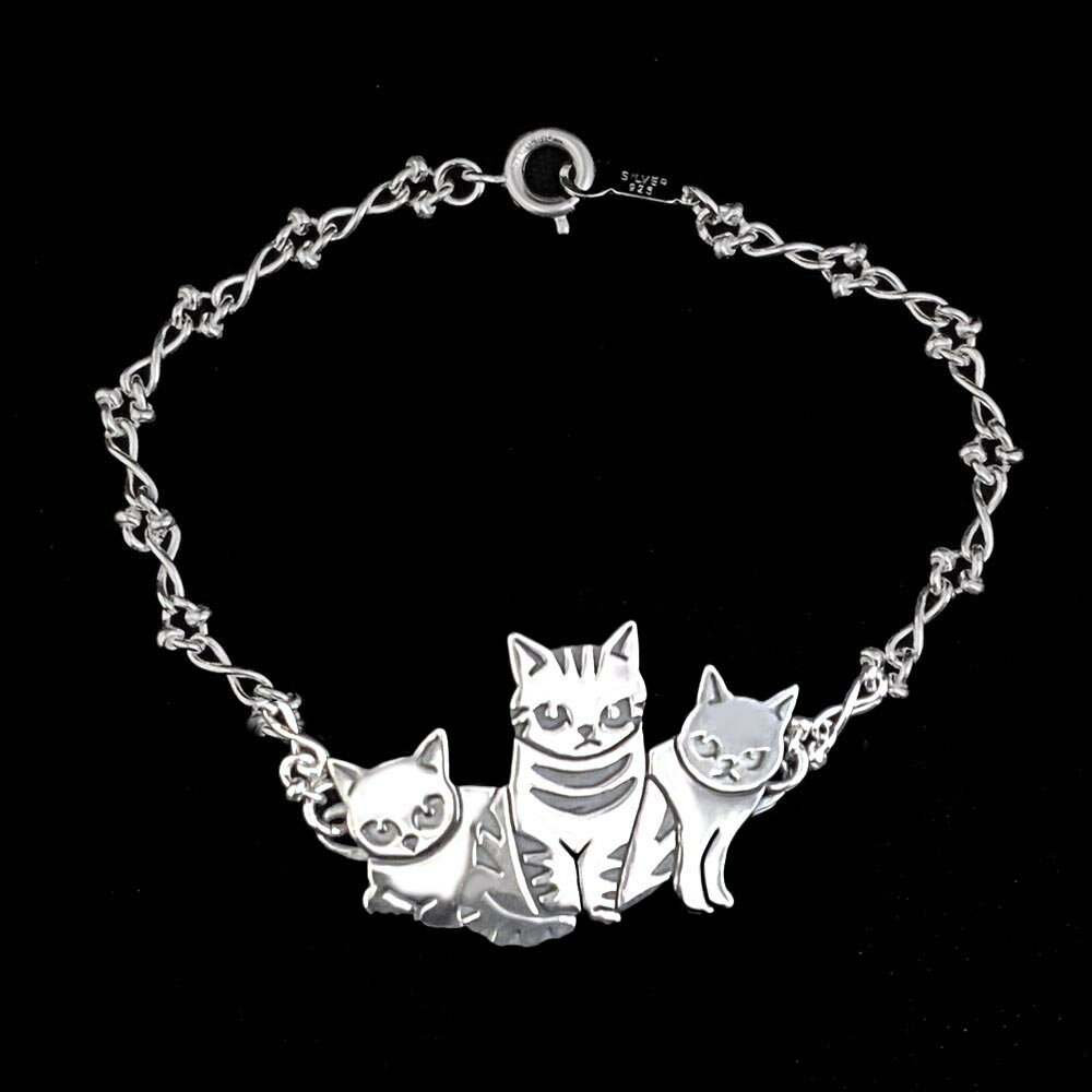 シルバー ハンドメイド チェーンブレスレット 猫 アクセサリー 「三匹なかよし」【ネックレス】