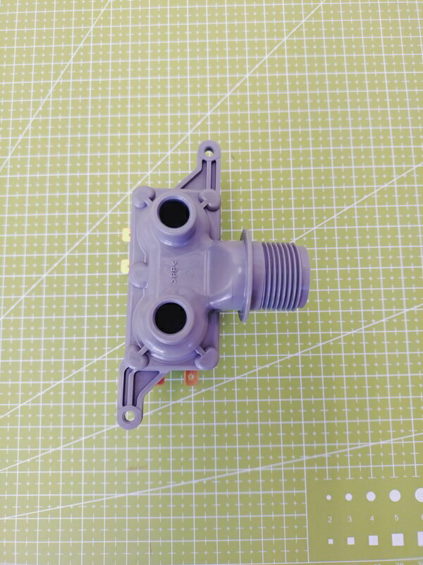 【中古】【輸入品・未使用】Ore International 31142ビクトリア朝スタイルガラステーブルランプ、シルバーとブラック