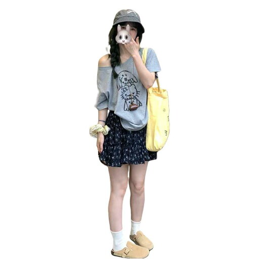 マタニティ 夏服 新作 半袖トップス ゆったり 小花柄 ショートスカート 上品 コーデ 2点セット マタニティ 夏服 新作 半袖トップス ゆったり 小花柄 ショートスカート 上品 コーデ 2点セット