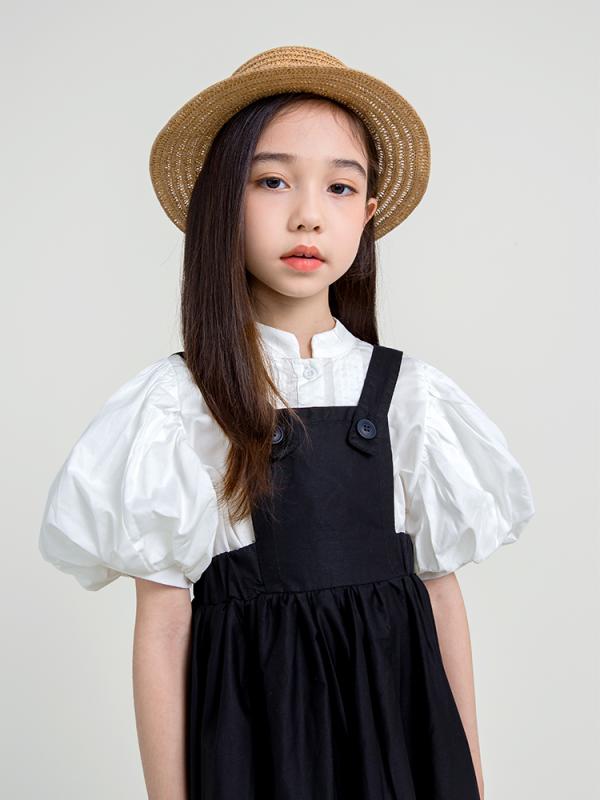 女の子 ガールズ 女児 子供服 キッズ 夏 サマー 夏物 新作 新着 レトロ クラシック ヴィンテージ パフスリーブ 半袖 白 ホワイト ブラウス シャツ トップス 上着 おしゃれ ファッション かわいい セットアップ コーデ 夏スタイル