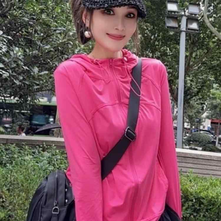 欧風 スタイリッシュ おしゃれ アウトドア スポーツ 冷感 フード付き UVカット 紫外線対策 ウィンドブレーカー マウンテンパーカー アウター レディース 女性用 春夏 カジュアル 細見え 着痩せ効果 トップス