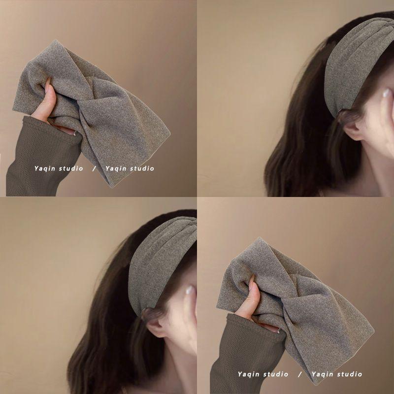 オートミールグレーの気品溢れるエレガントな幅広ヘアバンド 女性用 髪まとめ 洗顔時にも使えるシンプ..