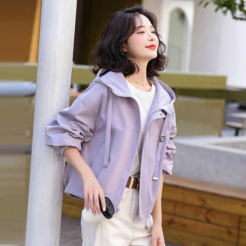 高級感のある おしゃれな スタイリッシュな フード付き ショート丈 ジャケット 女性用 レディース 春物 新作 若見え カジュアル ウィンドブレーカー マウンテンパーカー ブルゾン アウター