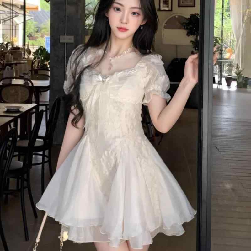 フレンチテイスト エレガント フェミニン スウィート ピュアホワイト 妖精のように美しい ウエストマーク ワンピース ドレス レディース 夏 サマー 優雅 上品 可憐 初恋 ふんわり ボリューム ショート丈 ミニドレス