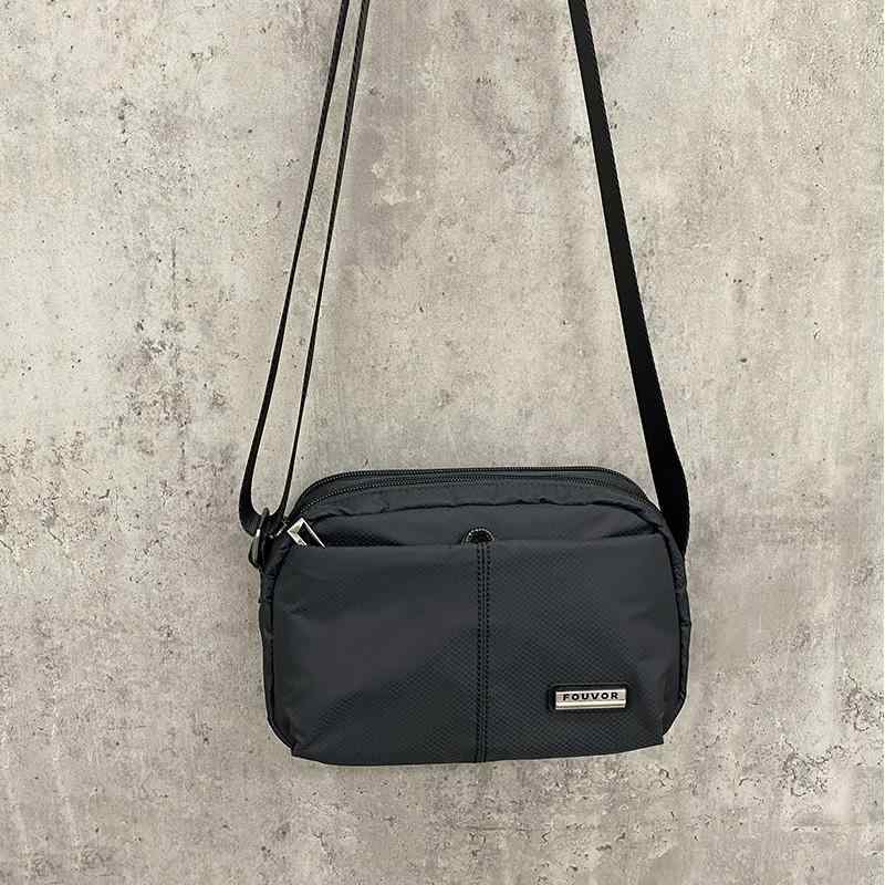 夏季向け ナイロン素材 軽量で持ち運びやすい 上質感をまとう ミニサイズ ワンショルダー 斜め掛け対応 男女兼用 スマートフォン専用 スクエア型 小型バッグ