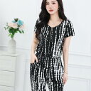 レディース 女性用 オールインワン サロペット コンビネゾン つなぎ レーヨン 人工綿 クルーネック 丸首 プリント 柄 半袖 ファスナー ジップ 快適 ゆったり 若見え スタイルアップ 一枚で着られる 外出着 ロングパンツ フルレングス