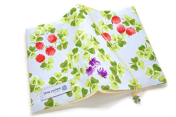 ブックカバー 四つ葉のクローバー flower 布製 フラワー 文庫本サイズのサムネイル