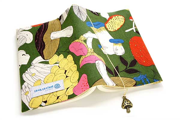 ブックカバー きのこフォンデュ 布製 ポップ 文庫本サイズ