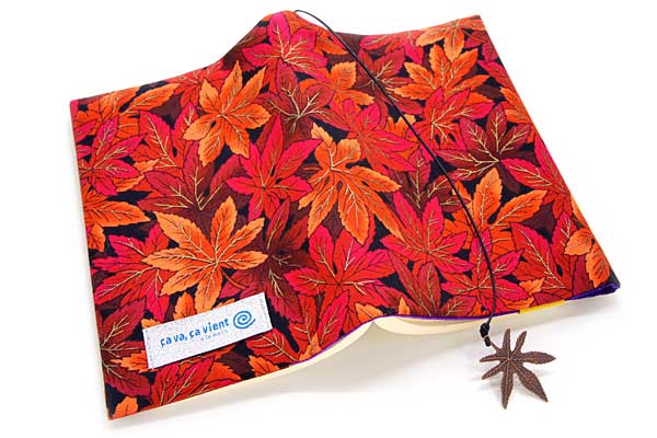 ブックカバー くれはかるた　布製 和柄 文庫本サイズのサムネイル