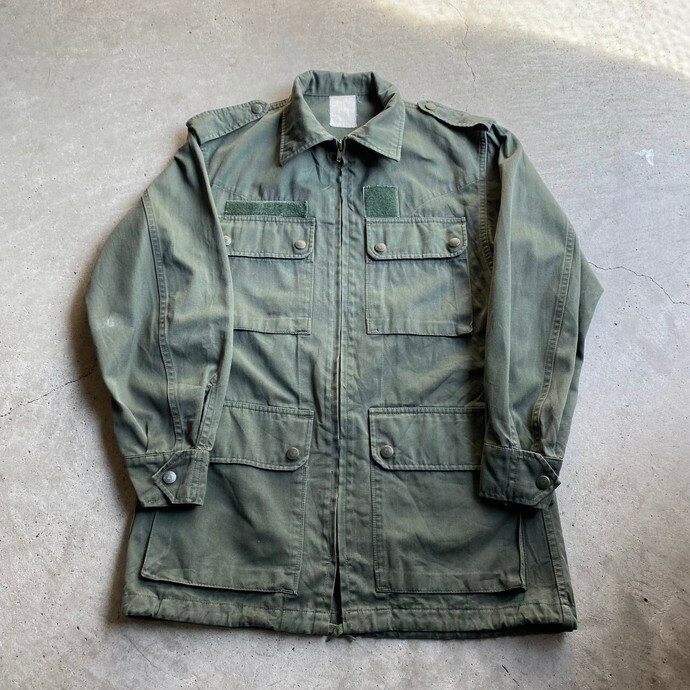 古着 フランス軍 実品 空軍 エアーフォース フレンチアーミー ミリタリー フィールドジャケット コンバットメンズM相当 ヴィンテージのサムネイル