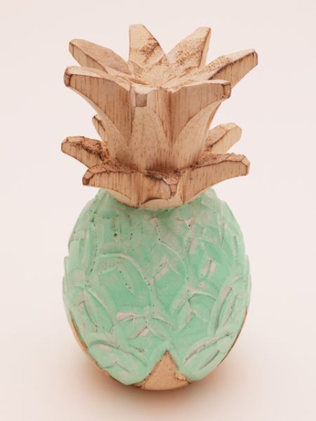 ウッドパインL【Kahiko公式店】 ハワイアン 4BXP7670海を感じるカラーのパイナップルの置物。ちょっとしたスペースに飾るだけでハワイアンな雰囲気にしてくれるインテリアグッズです。