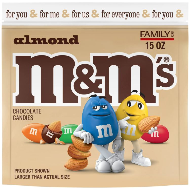M&M'S アーモンド キャンディーは、ミルク チョコレートとアーモンドの完璧な組み合わせで、満足感のあるお菓子です。アーモンドを丸ごとミルク チョコレートでコーティングし、サクサクのキャンディー シェルで包んだ、色鮮やかでナッツの風味がたっぷりのこのキャンディーは、オフィスのキャンディー ディッシュや自宅のキャンディー ボウルに最適です。このチョコレート ピースを使って、お気に入りのデザートにおいしい楽しみを加えたり、次のパーティーやお祝いでみんなでシェアしたりできます。何よりも、再密封可能な袋に入っているので、アーモンド M&M'S チョコレート キャンディーを外出先でも簡単に持ち運べ、みんなのお気に入りのチョコレート キャンディーを新鮮に保つことができます。 M&M'Sアーモンドチョコレートキャンディ15オンス袋1個入り 本物のアーモンドとミルクチョコレートを使用し、カラフルなキャンディーシェルで包まれています ミルクチョコレートとアーモンドのおいしい組み合わせをキャンディー皿に詰めましょう M&M'Sチョコレートキャンディピースは、友達とシェアしたり、お気に入りのデザートにトッピングしたりするのに最適です。 楽しさを閉じ込めるために、スタンドアップ式の再密封可能な袋に梱包されています。