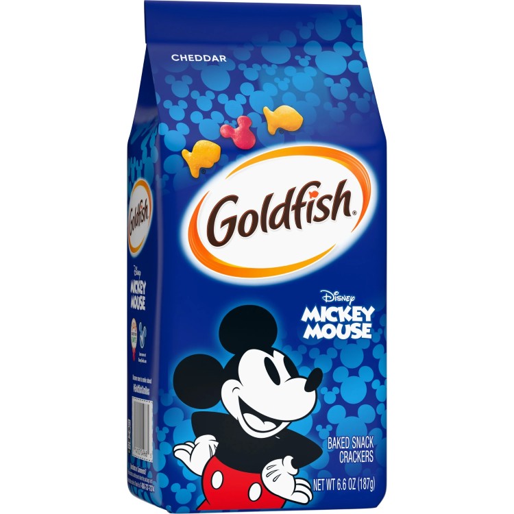 ディズニーミッキーマウス：特別なゴールドフィッシュチェダーチーズクラッカーは、ディズニーのひねりを加えたお気に入りの味です 楽しい形状: クラシックな金魚と赤いミッキーの形状が含まれています 本物のチーズで焼き上げました:チェダーゴールドフィッシュは、常に100%本物のチェダーチーズと植物由来の色素で作られています。 常に焼き上げ、決して揚げない：家族全員が満足できるスナックとして、かじりやすくカリカリのゴールドフィッシュクラッカーを用意しておきましょう。 魔法の瞬間: 映画の夜にこのゴールドフィッシュチーズクラッカーをシェアしたり、次のパーティーで提供したり、楽しいおやつとしてお弁当に詰めたりできます。 たっぷり食べよう: 家族や友達とお気に入りの映画を見ながら、6.6オンスのゴールドフィッシュクラッカーをたっぷり食べましょう。