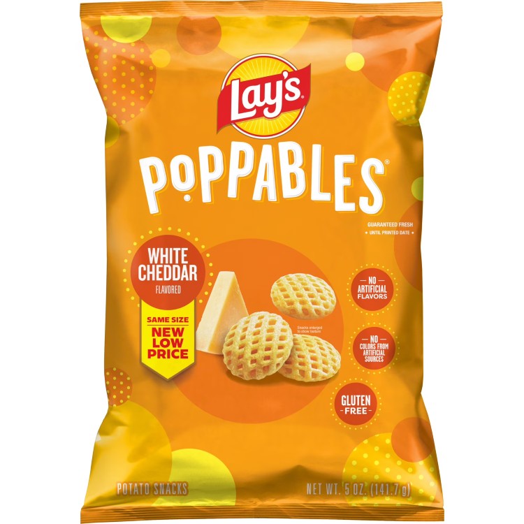 レイズ ポッパブルズ ホワイトチェダー味 ポテトスナック 142g ひと口サイズで食べやすい、サクッと軽い食感のポテトスナックです。ホワイトチェダー風味で、内側までしっかり味付けされています。 142g入りのパッケージで、外出時のおやつやシェア用スナックにも適しています。ご家庭やパーティーシーンなど幅広い場面で取り入れやすい商品です。 常温保存可能。本品には乳成分を含みます。